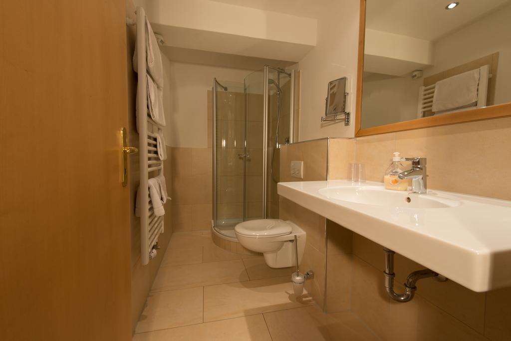 Hotel St. Ulrich Garni اوتوبيرن المظهر الخارجي الصورة