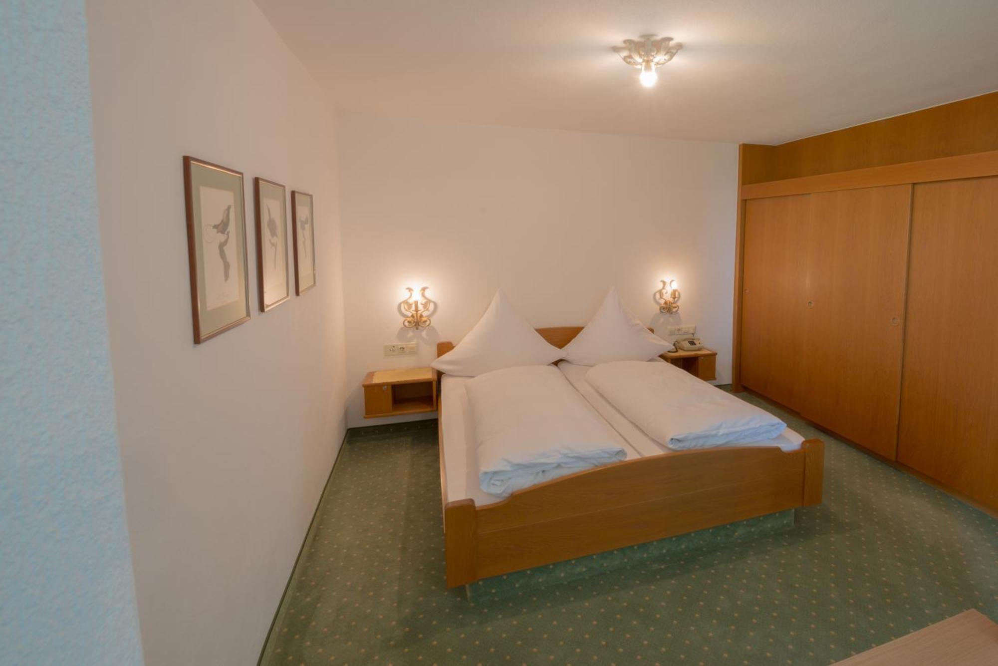 Hotel St. Ulrich Garni اوتوبيرن الغرفة الصورة